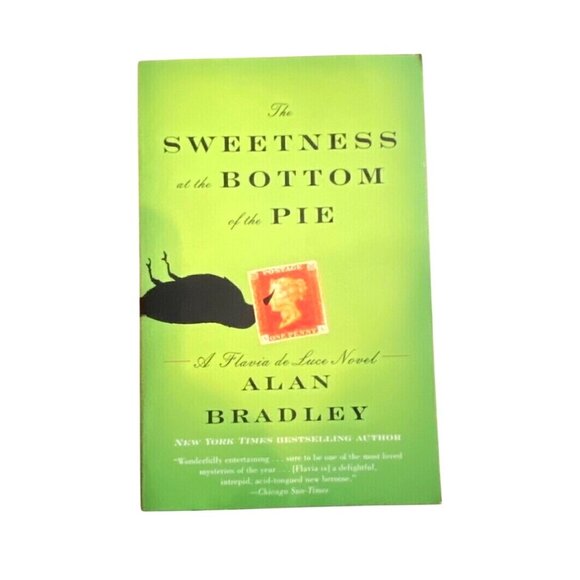 Mystery “The Sweetness At The Bottom Of The Pie” By Alan Bradley Paperback 2010 - Picture 1 of 4